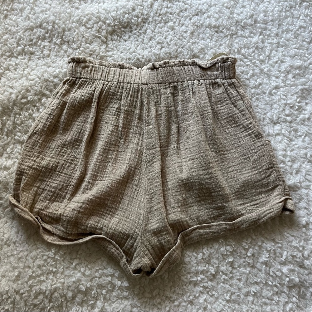 Cotton Candy LA: Gauze Linen Shorts. - Picture 3 of 4